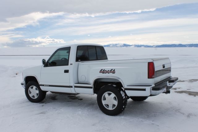 1993 chevrolet silverado sportside/stepside, low miles, excellent condition!!
