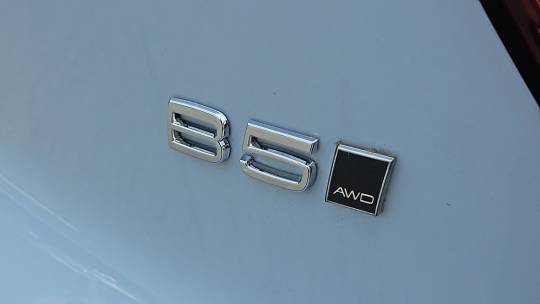 2024 Volvo XC40