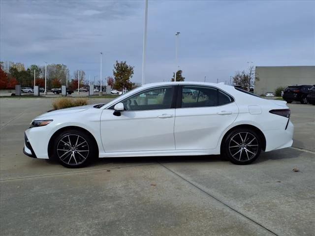 2024 toyota camry se