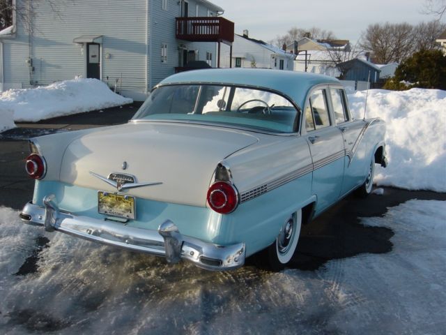 1956 ford fairlane town sedan w/ 292 thunderbird v8