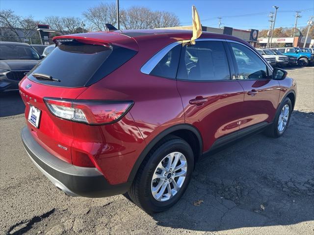 2021 ford escape se