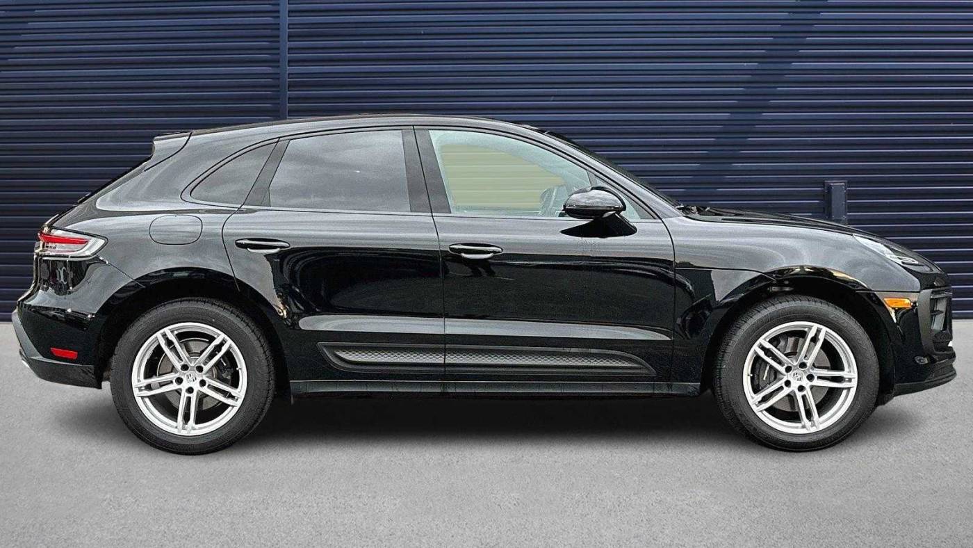 2023 porsche macan standard