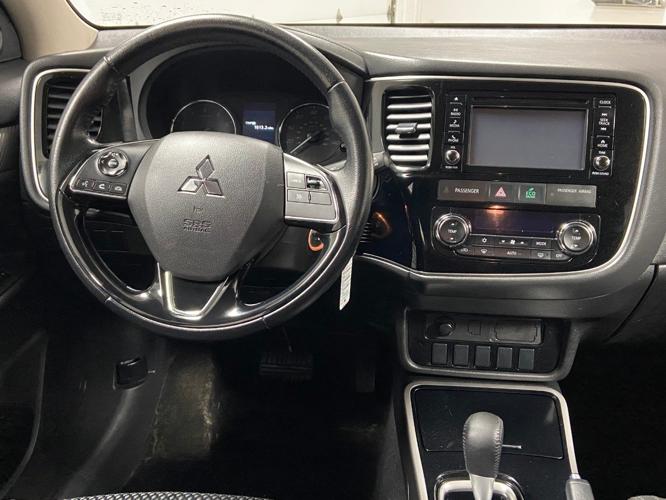 used 2017 mitsubishi outlander awd es neenah, wi 54956 for sale in neenah, wisconsin