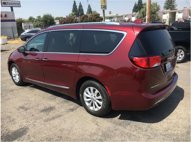 2019 chrysler pacifica touring-l