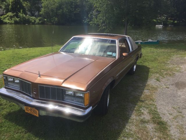 oldsmobile delta 88 holiday rare sleeper
