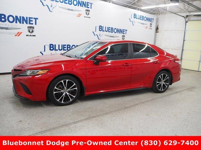 2020 toyota camry se nightshade