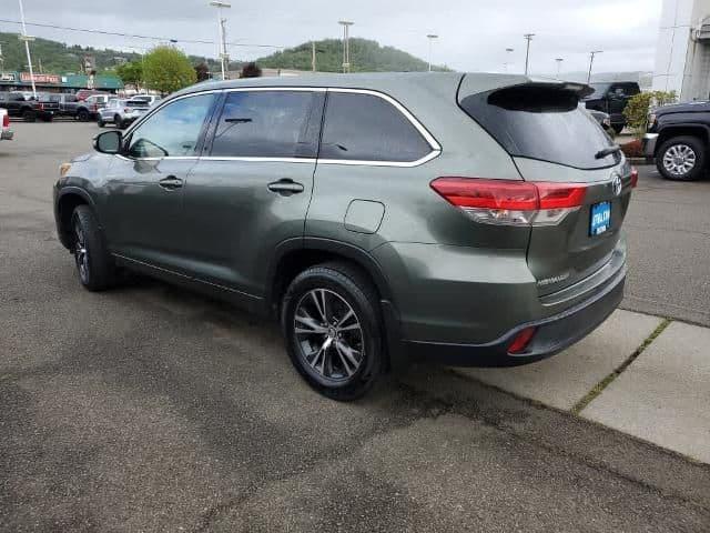 2018 toyota highlander le in roseburg, oregon