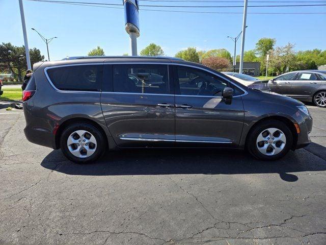 2017 chrysler pacifica touring-l plus in clinton township, michigan