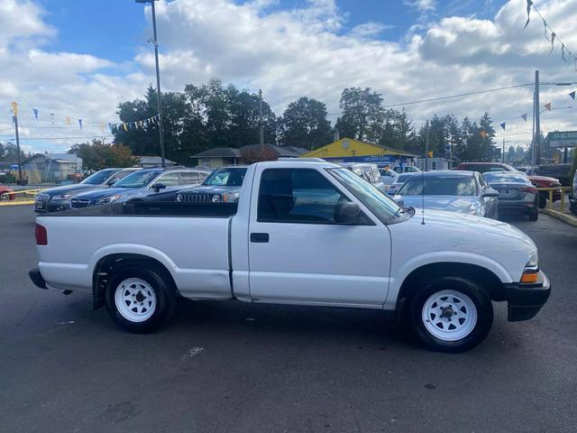 2003 chevrolet s-10 base
