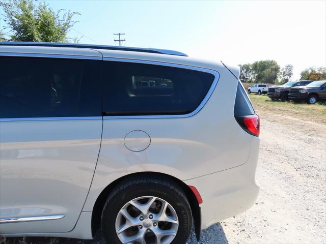 2019 chrysler pacifica touring-l plus