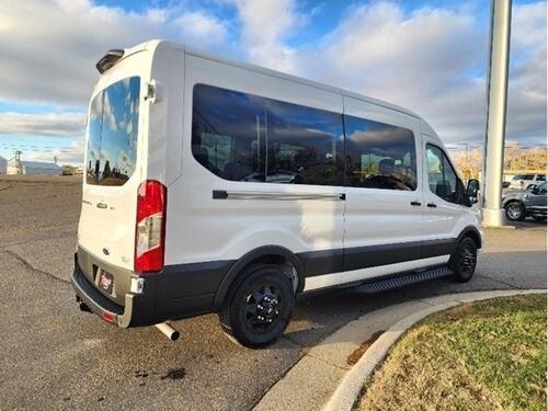 2024 ford transit passenger wagon xlt