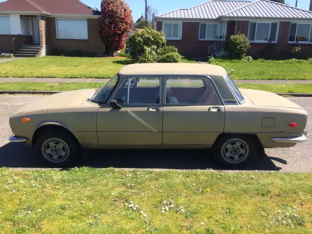 1972 alfa romeo berlina, needs cosmetics, no reserve. cool car, like lancia fiat