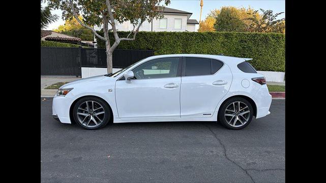 2017 lexus ct 200h base