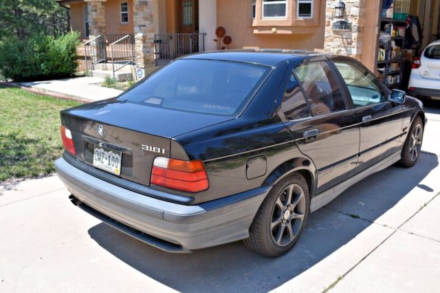 1994 bmw 318i base sedan 4-door 1.8l