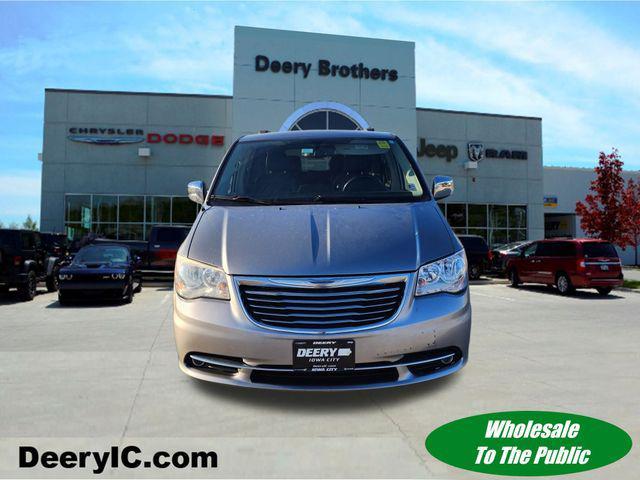 2013 chrysler town & country t mulliner