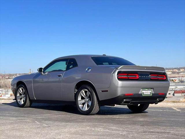 2018 dodge challenger sxt
