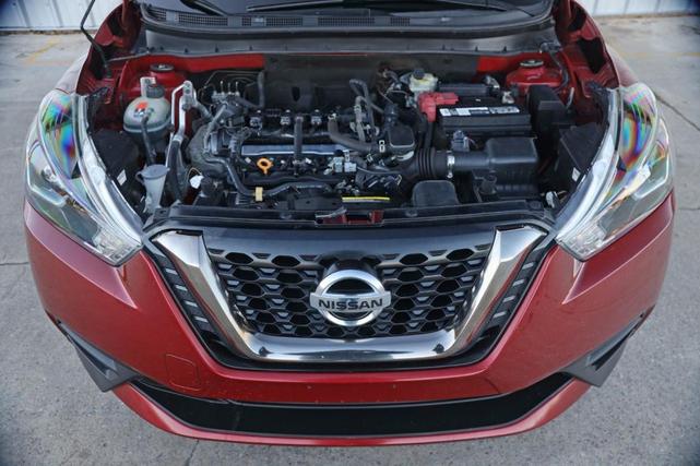 2019 nissan kicks sr