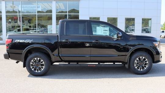2024 Nissan Titan pro-4x