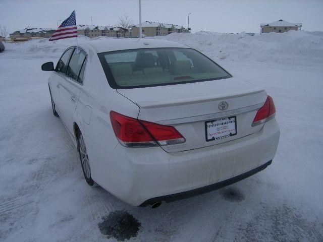 2011 toyota avalon 4dr sedan for sale in grand forks, north dakota