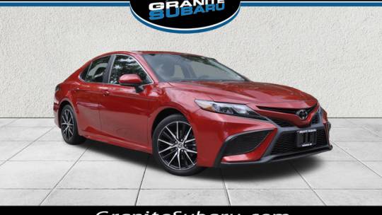 2021 toyota camry se