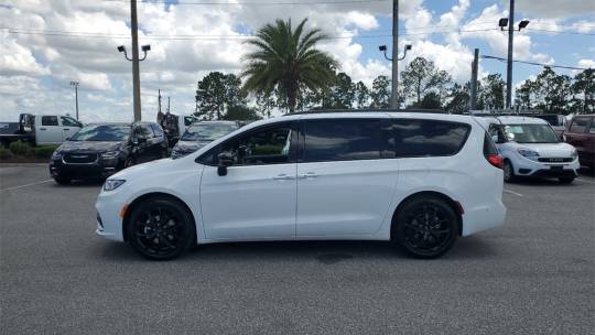 2024 Chrysler Pacifica