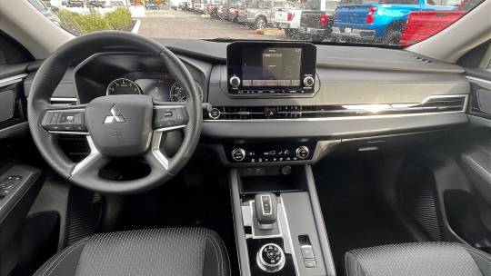2024 Mitsubishi Outlander