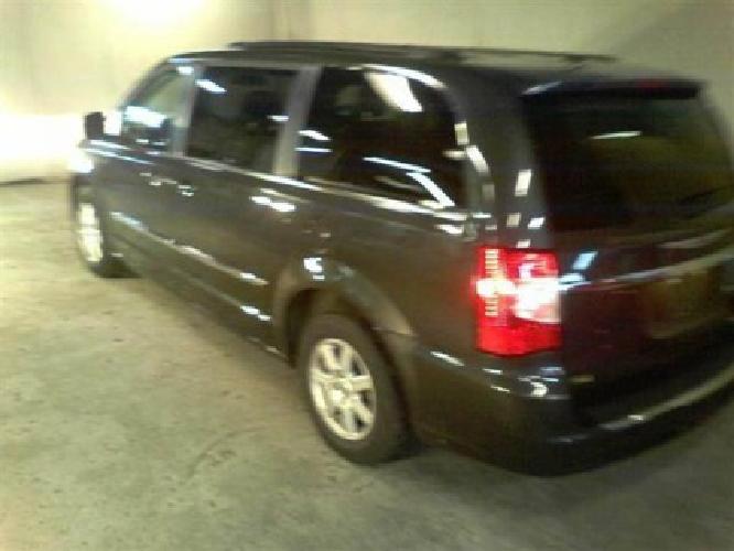 2012 chrysler town & country touring minivan 4d in bedford, oh