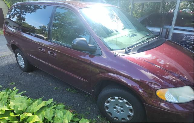 2003 chrysler town & country lx