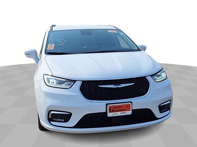 2022 chrysler pacifica touring l