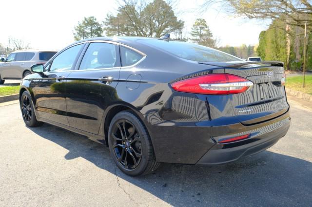2019 ford fusion se