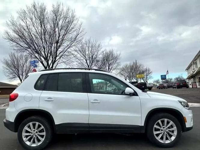 2018 volkswagen tiguan limited 2.0t 4motion sport utility 4d in oak grove, minnesota