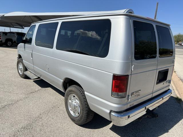 2010 ford e350 super duty xlt