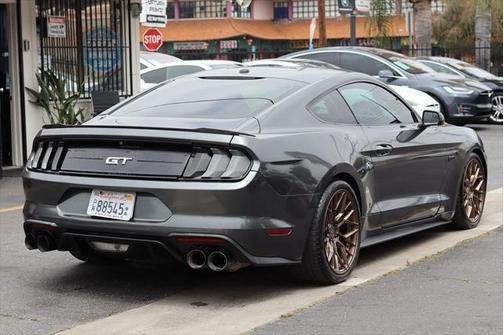 2019 ford mustang