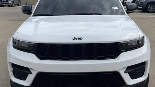 2023 jeep grand cherokee laredo
