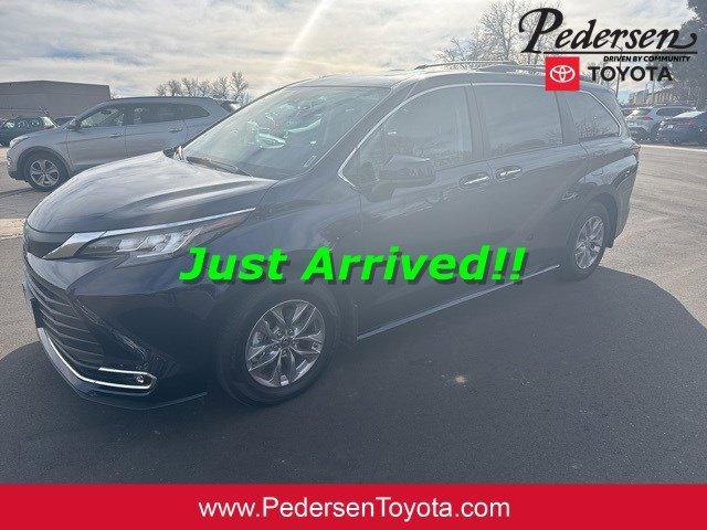 2022 toyota sienna xle