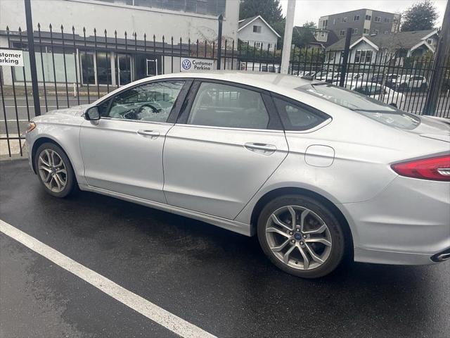 2017 ford fusion se