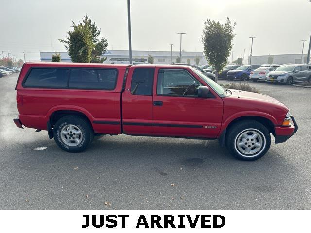 2002 chevrolet s-10 base