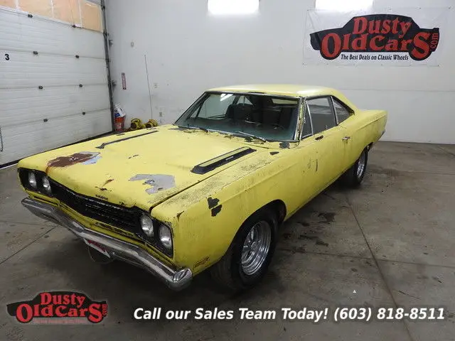 1968 yellow runs drives body inter fair 400v8 auto project car!