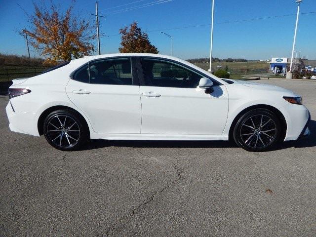 2024 toyota camry se nightshade