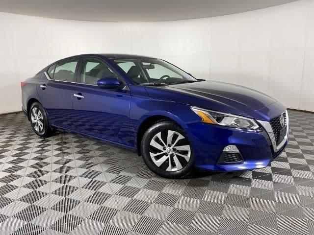2021 nissan altima 2.5 s in hamburg, new york