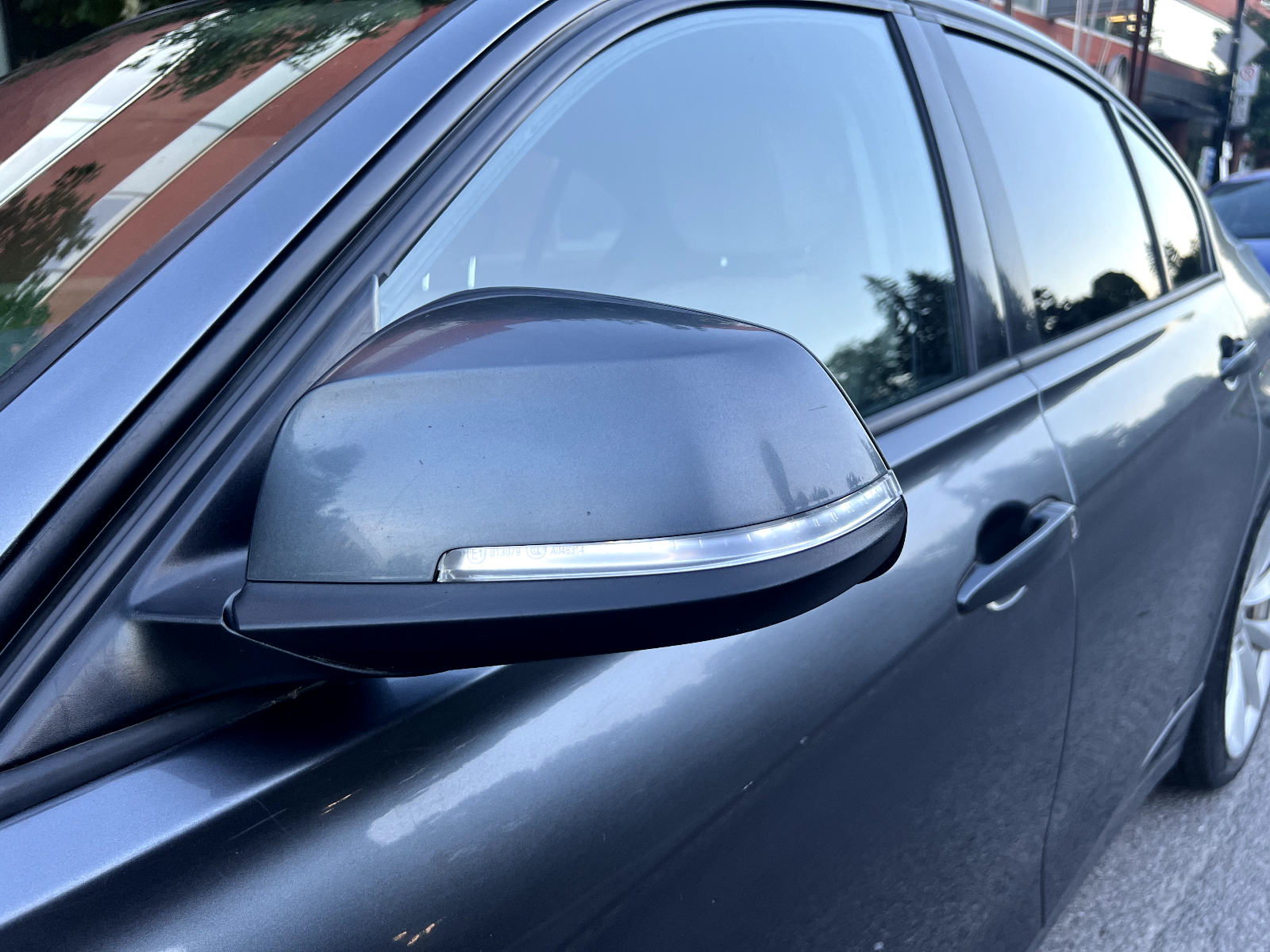 selling bmw 3 series 320i xdrive silver gray / vente de bmw