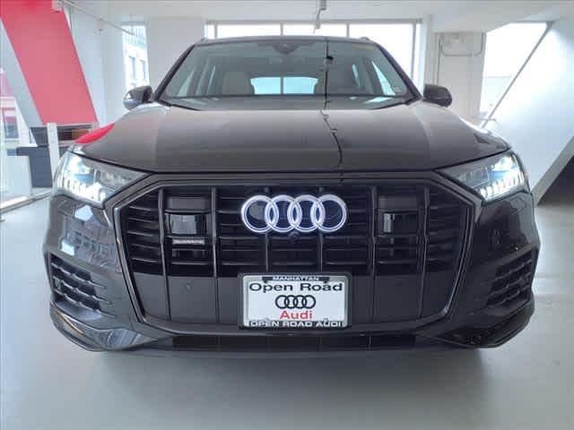 2024 audi q7 45 premium plus