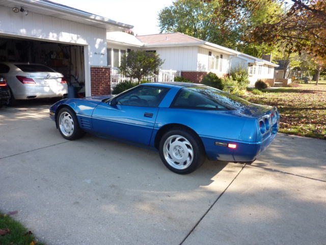 1992 chevrolet corvette sport coupe, 14,500 original miles, 6 speed