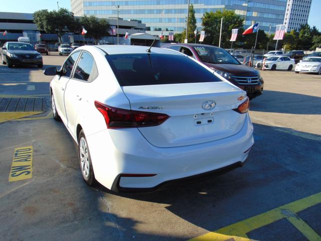 2021 hyundai accent se