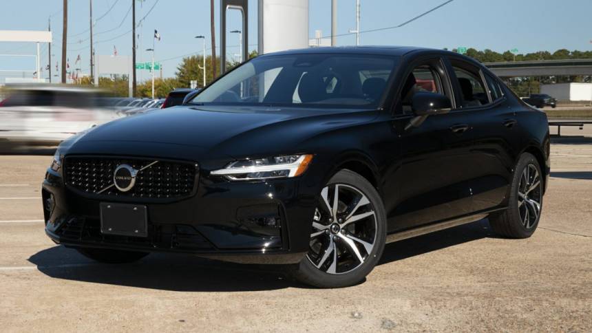 2024 volvo s60 b5 ultimate dark theme