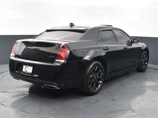 2022 chrysler 300 in saint louis, missouri