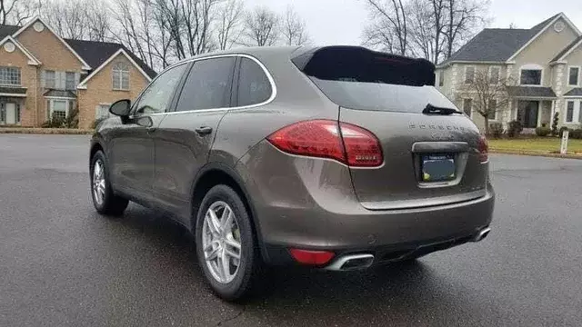 2011 porsche cayenne s