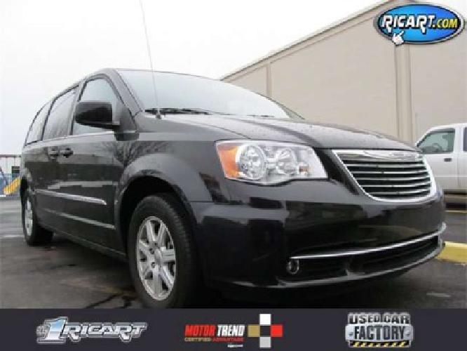 2012 chrysler town & country touring in columbus, oh
