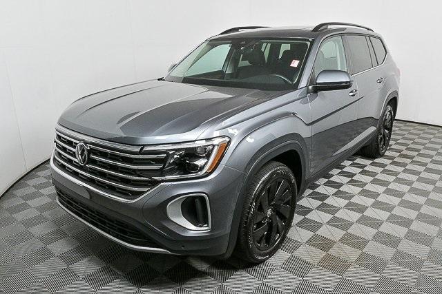 2024 volkswagen atlas 2.0t se w/ technology