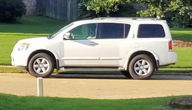 2011 nissan armada sv